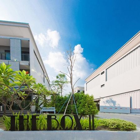 The Box Residence Bangkok Bagian luar foto
