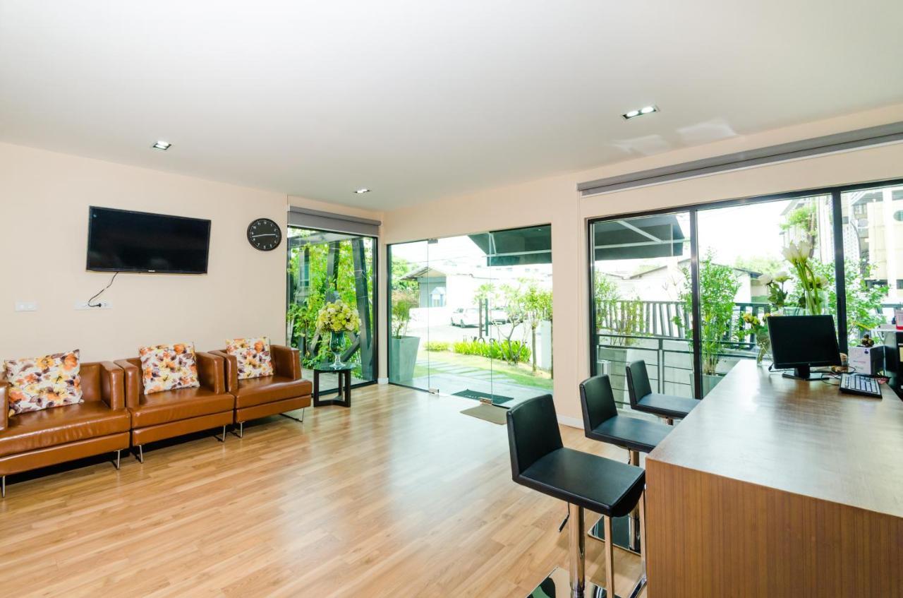 The Box Residence Bangkok Bagian luar foto